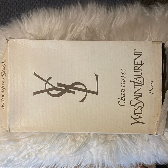 Rare Vintage Yves Saint Laurent heels (1960s-1979s) - Picture 2 of 6